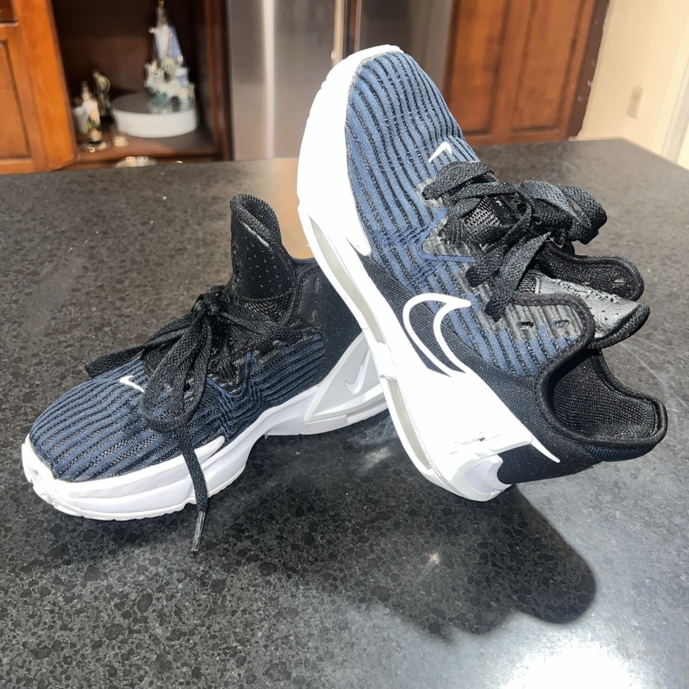 Nike LeBron Witness 6 VI Hi Top Basketball Shoes Navy/Black Kids Size4Y-15-N-39